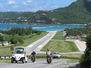 Airport, Baie St. Jean