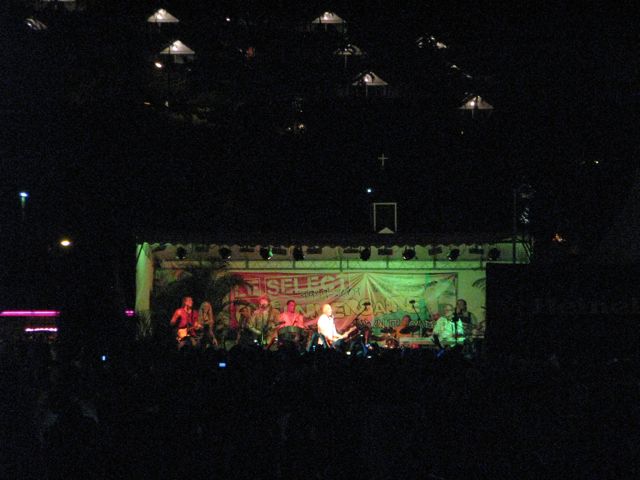 Jimmy Buffett and the Coral Reefers take the stage