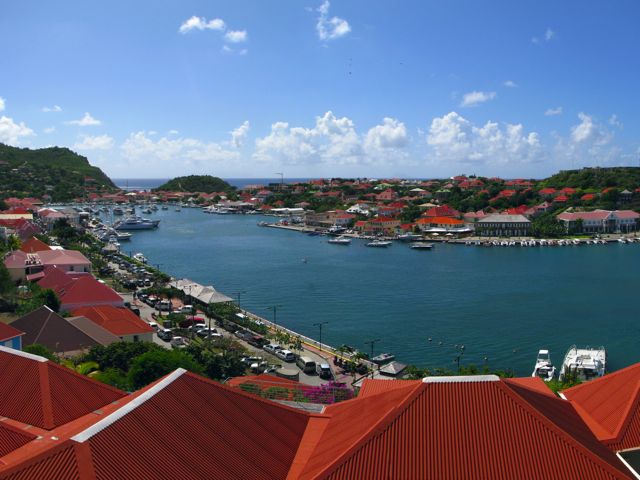 The harbor before the boats arrive for the concert
