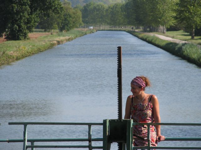 Our favorite lockkeeper from two days ago, now at Ecluse 72, 