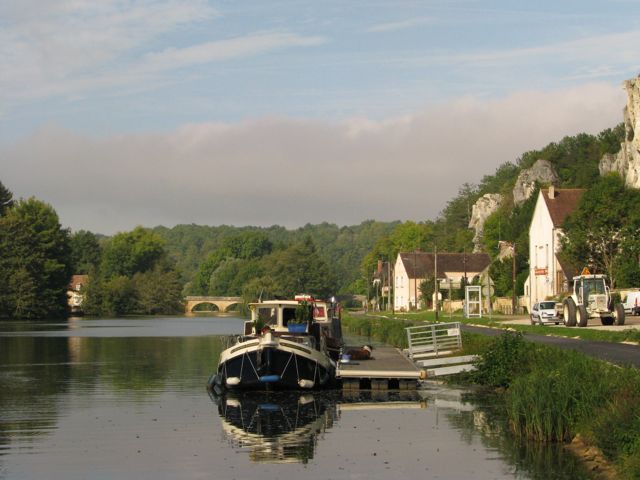 Below the Rochers du Saussois