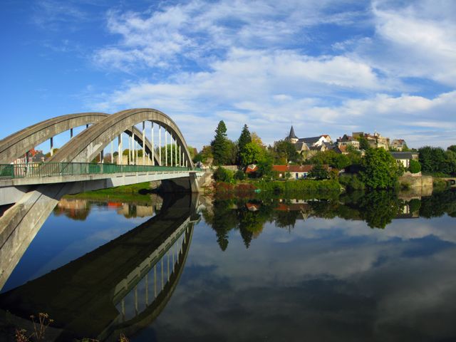 Bridge to old Decize