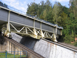 100,000 gallons of water on the move