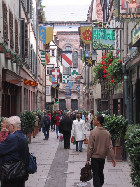 Street near the Cath&eacute;drale