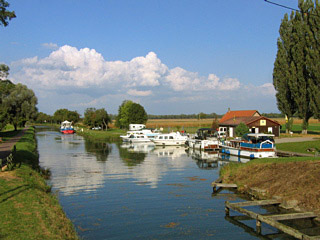 Crown Blue Line Base at Boofzheim