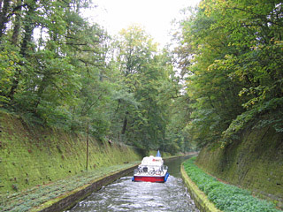 Narrow canal approaching Pont d'Altmuhle