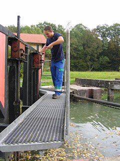 The manual locks of the canal to Mittersheim