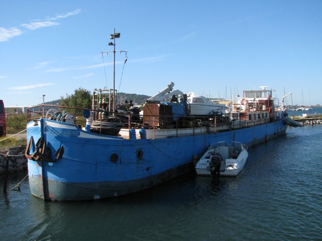 Houseboat with everything you need