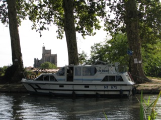 Comet in front of Capestang