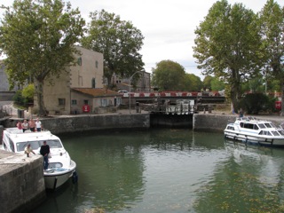 Round lock at Agde