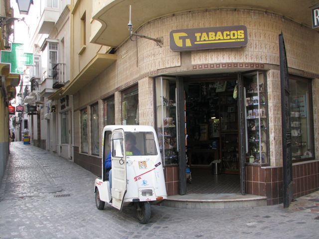 Car suitable for the narrow streets