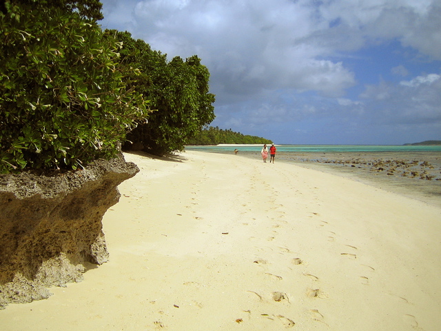 Walking Taunga Island